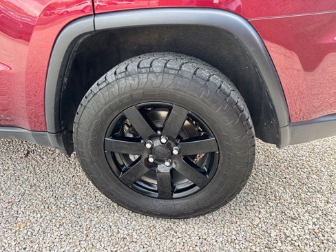 Used 2022 Jeep Grand Cherokee Limited image 16