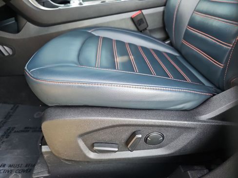 Used 2024 Ford Edge SEL w/ Sport Appearance Package image 18