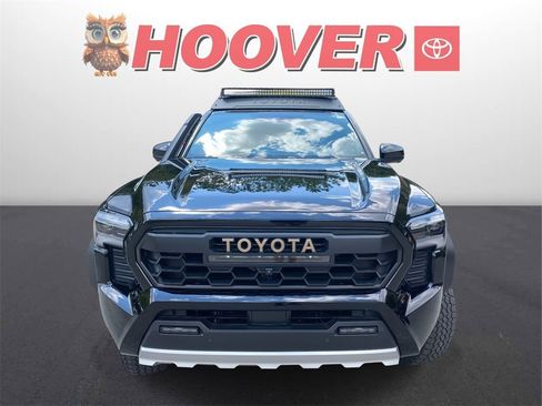 Used 2025 Toyota Tacoma Trailhunter image 7