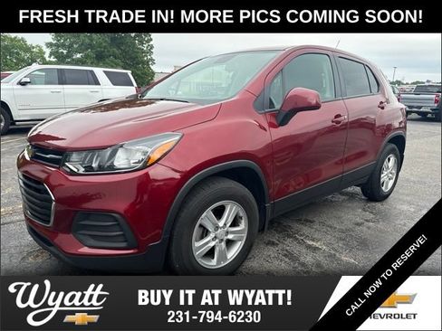 Used 2021 Chevrolet Trax LS w/ Tint and Cruise Package AWD/4WD image 1