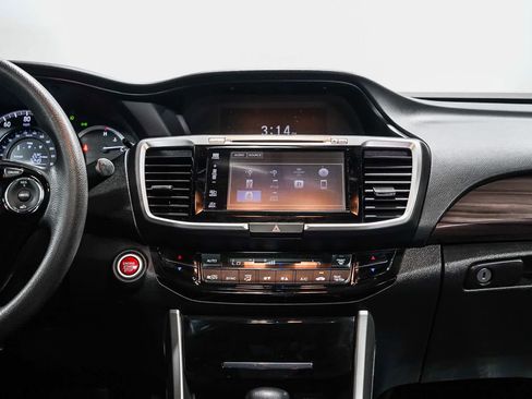 Used 2017 Honda Accord EX image 13