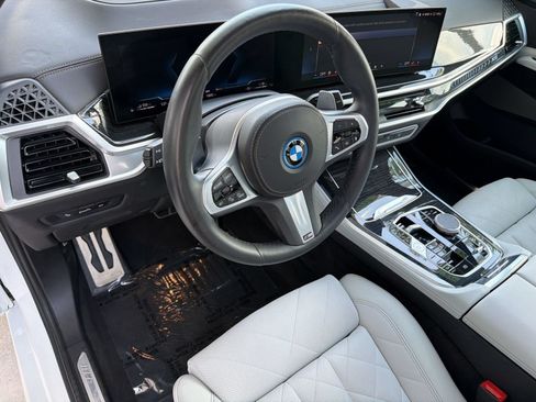Used 2024 BMW X5 xDrive50e w/ M Sport Package AWD/4WD image 4