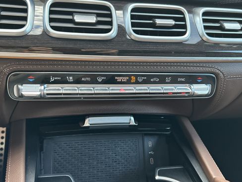 Certified 2025 Mercedes-Benz GLS 450 4MATIC w/ AMG Line Exterior image 35