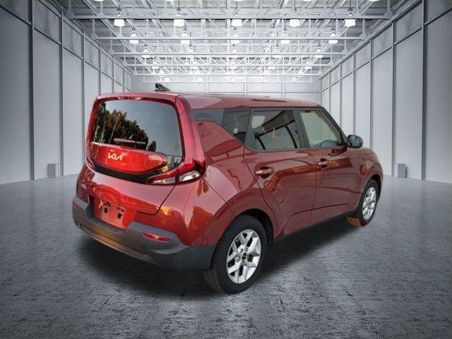 Used 2022 Kia Soul LX w/ Technology Package FWD image 5