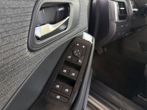 Used 2023 Nissan Rogue SV image 14