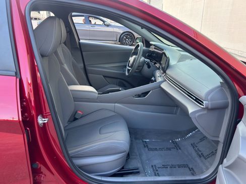 Used 2024 Hyundai Elantra SEL FWD image 14