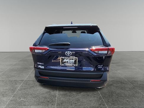 Used 2025 Toyota RAV4 XLE AWD/4WD image 6