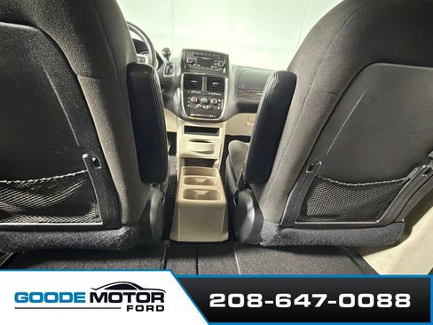 Used 2016 Dodge Grand Caravan SE w/ Quick Order Package 29E SE FWD image 19