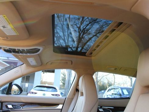 Used 2014 Porsche Panamera S image 8