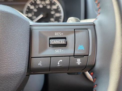 Used 2025 Nissan Rogue SV image 27