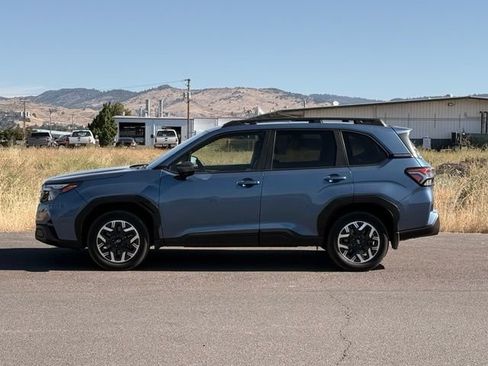 Certified 2025 Subaru Forester Premium w/ Convenience Package #1 AWD/4WD image 3