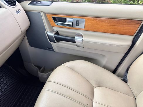 Used 2011 Land Rover LR4 HSE AWD/4WD image 28