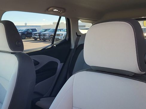 Used 2024 GMC Terrain SLE image 10