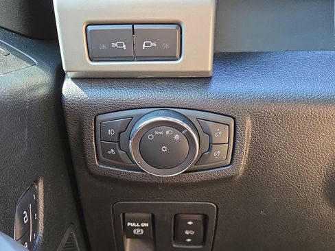 Used 2018 Ford F150 Lariat AWD/4WD image 28