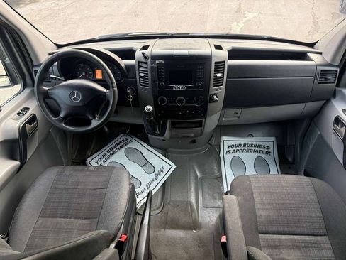 Used 2014 Mercedes-Benz Sprinter 2500 image 15