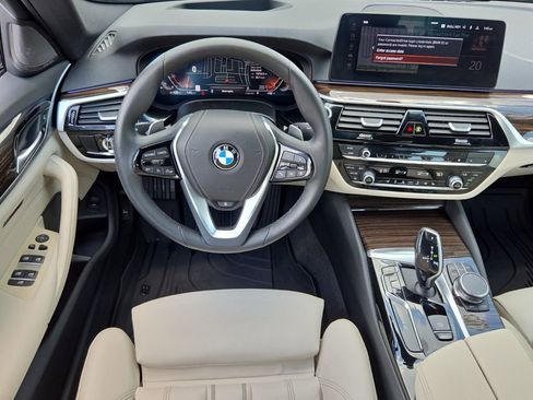 Used 2023 BMW 530i w/ Premium Package RWD image 15