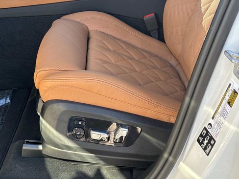 New 2026 BMW X5 xDrive40i w/ Climate Comfort Package image 21
