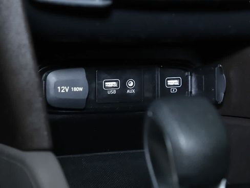 Used 2020 Hyundai Santa Fe SE FWD image 25