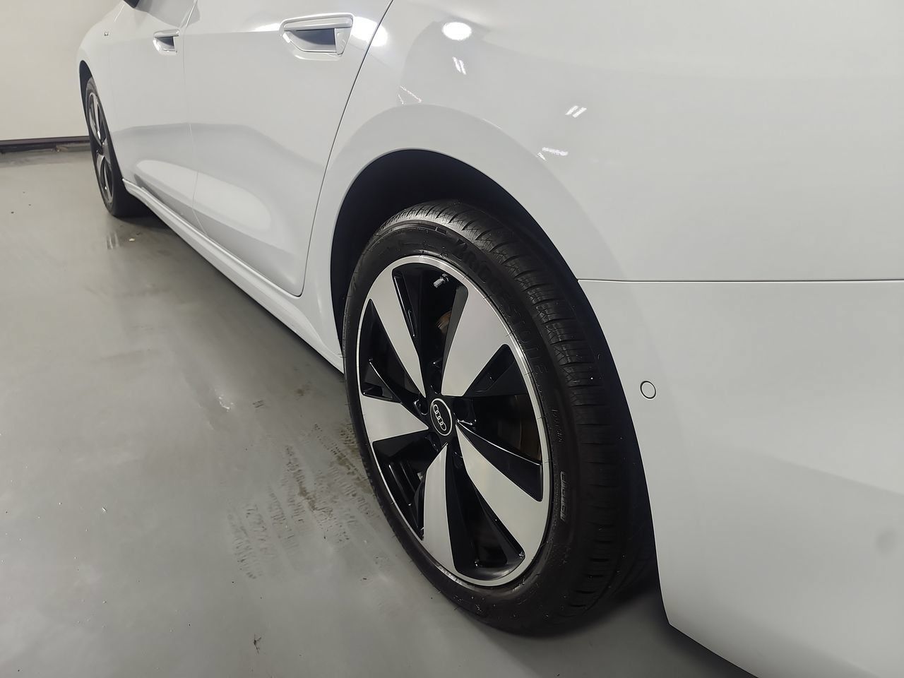 Used 2025 Audi A5 2.0T Premium Plus w/ Premium Plus AWD/4WD image 9