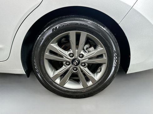 Used 2018 Hyundai Elantra SEL w/ Cargo Package FWD image 28