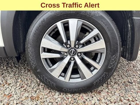 Used 2024 Nissan Pathfinder SL AWD/4WD image 9