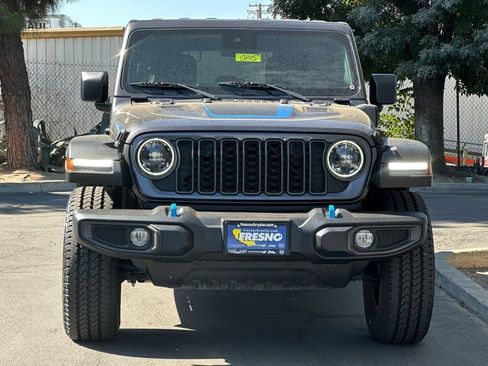 Used 2024 Jeep Wrangler Unlimited Rubicon 4xe AWD/4WD image 9