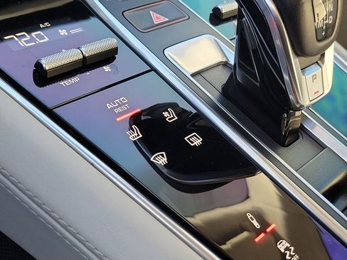 Used 2019 Porsche Panamera GTS image 32