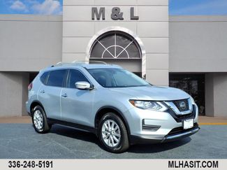 Used 2019 Nissan Rogue SV image 1
