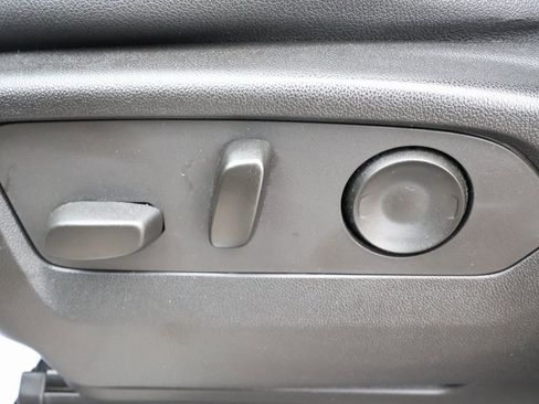 Used 2022 Chevrolet Tahoe Z71 w/ Luxury Package image 15