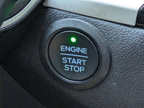 Certified 2021 Ford Escape SE FWD image 29