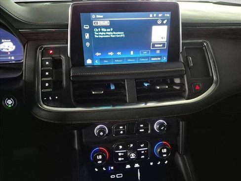 Used 2023 Chevrolet Suburban Premier RWD image 18