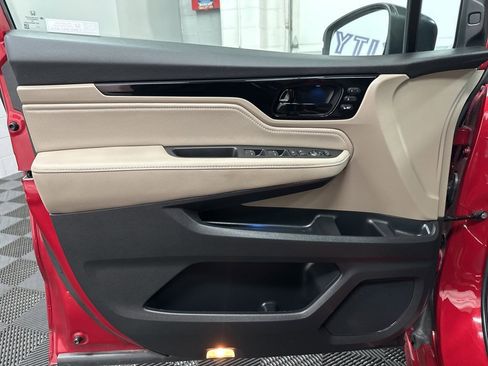 Used 2024 Honda Odyssey Touring image 18