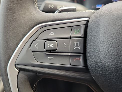 Used 2024 Jeep Grand Cherokee Laredo RWD image 17