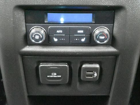 Used 2021 Chevrolet Traverse High Country FWD image 19
