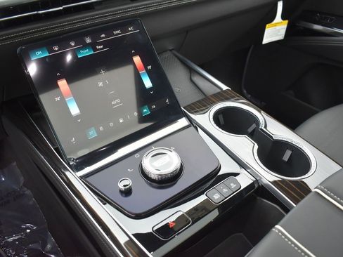 Certified 2026 Cadillac Escalade ESV Luxury w/ Touring Package image 20