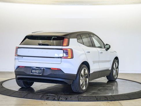 New 2026 Volvo EX30 Plus w/ Climate Package image 4