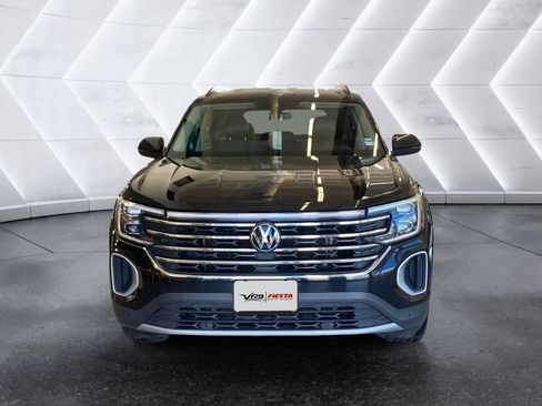 Used 2024 Volkswagen Atlas SE image 2
