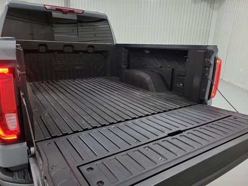 Used 2025 GMC Sierra 1500 AT4 w/ AT4 Premium Package image 7