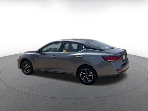 Used 2025 Nissan Sentra SV FWD image 10