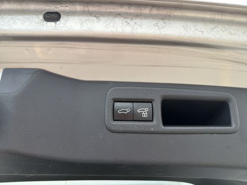 Used 2023 Toyota Venza XLE AWD/4WD image 24