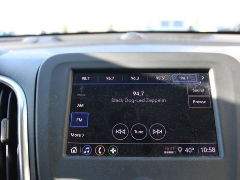 Used 2024 Chevrolet Equinox LT image 18