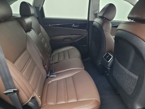 Used 2020 Kia Sorento SX image 19