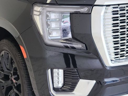 Used 2022 GMC Yukon Denali RWD image 9