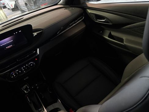 Used 2025 Buick Envista Sport Touring image 34