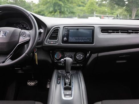 Used 2021 Honda HR-V Sport image 26