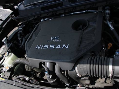 Certified 2025 Nissan Armada PRO-4X AWD/4WD image 32