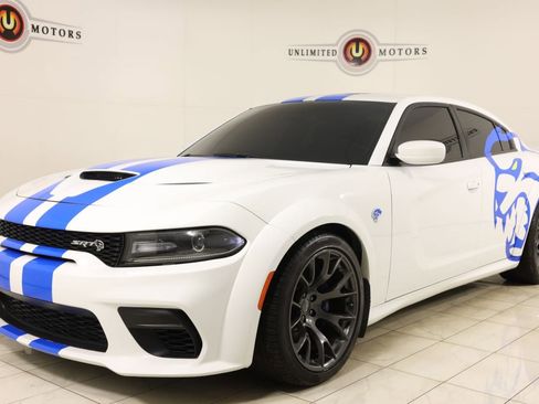 Used 2020 Dodge Charger SRT Hellcat w/ Harman/Kardon Audio Group RWD image 5