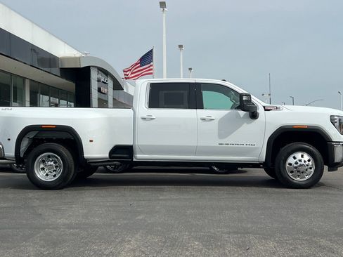New 2026 GMC Sierra 3500 SLE AWD/4WD image 4