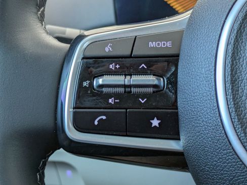 Used 2024 Kia Sorento S FWD image 26
