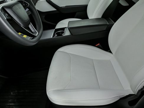 Used 2026 Tesla Model Y Long Range image 20